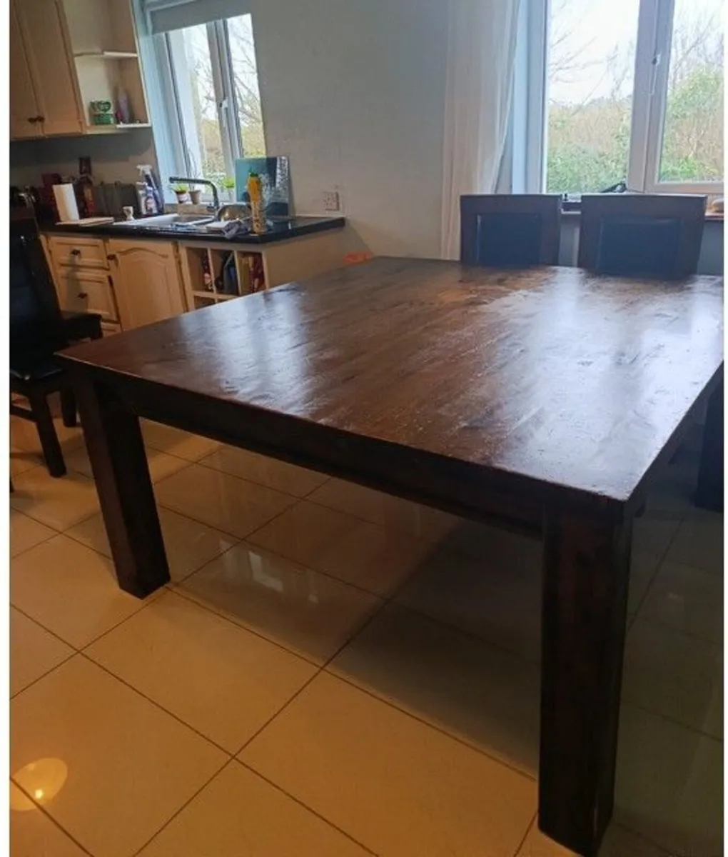 Table & chairs - Image 1