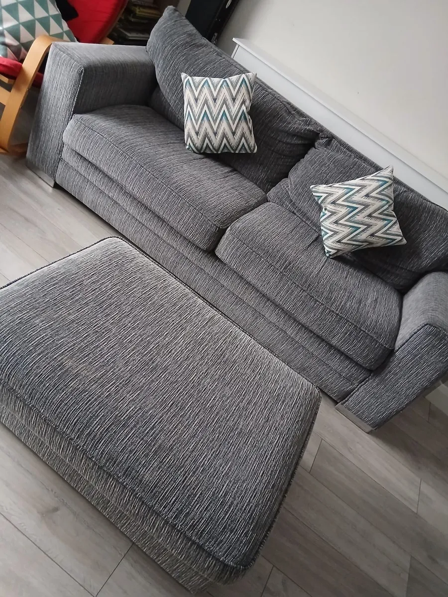 3 seater Couch with footstool - Image 3