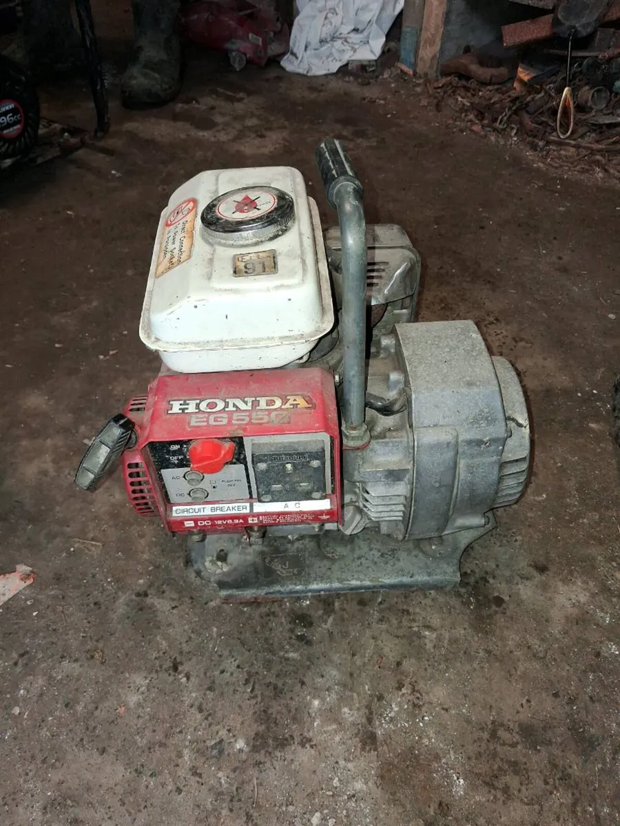 Honda EG550 Compact Generator - Image 1