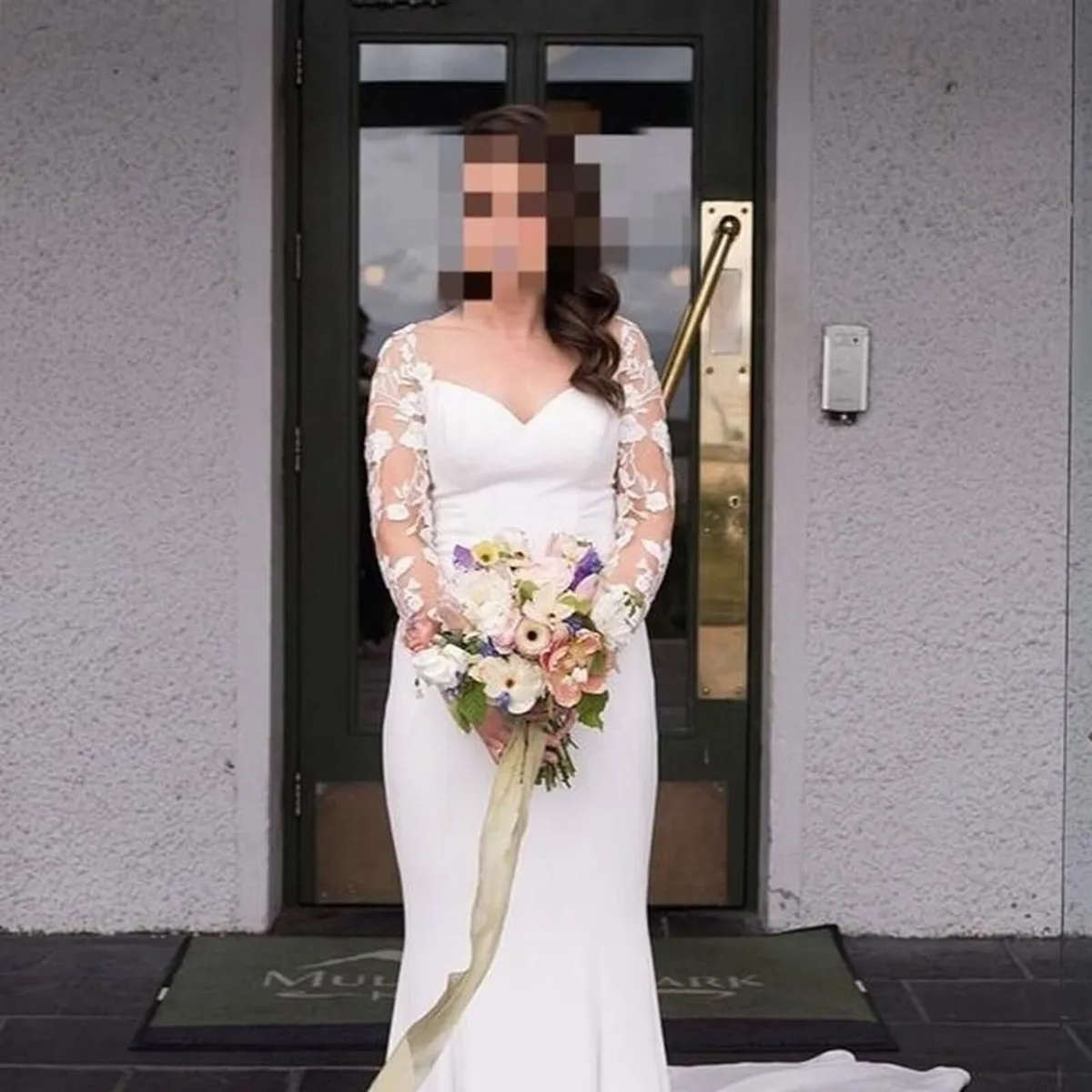 Wedding dress - Image 1