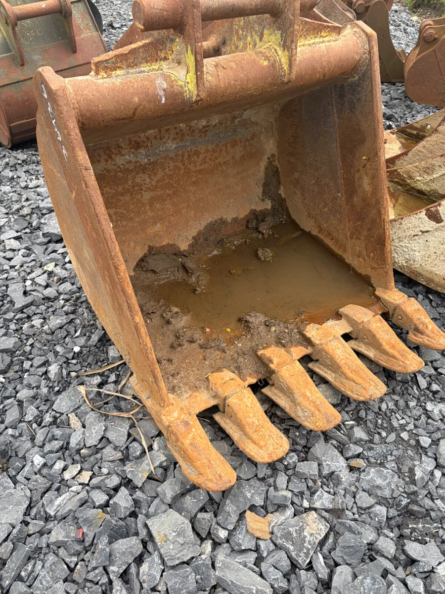Heavy duty 3ft digging bucket 50mm pins - Image 1