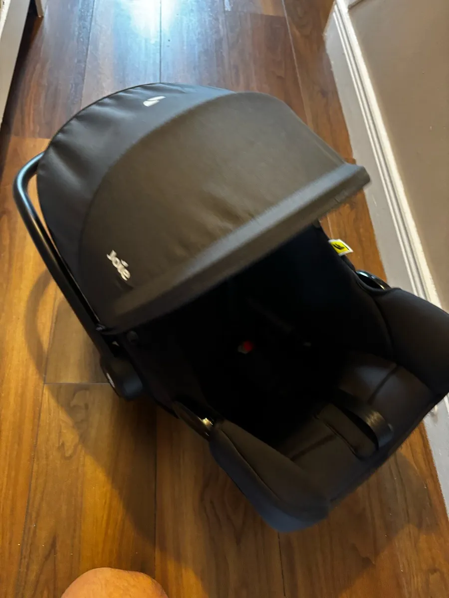 Baby car seat with isofix joie isung 2 - Image 1