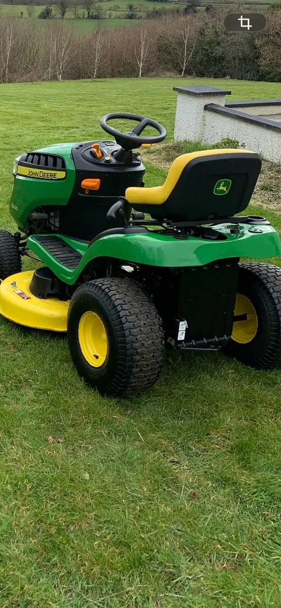 John Deere Ride on Mower - Image 3