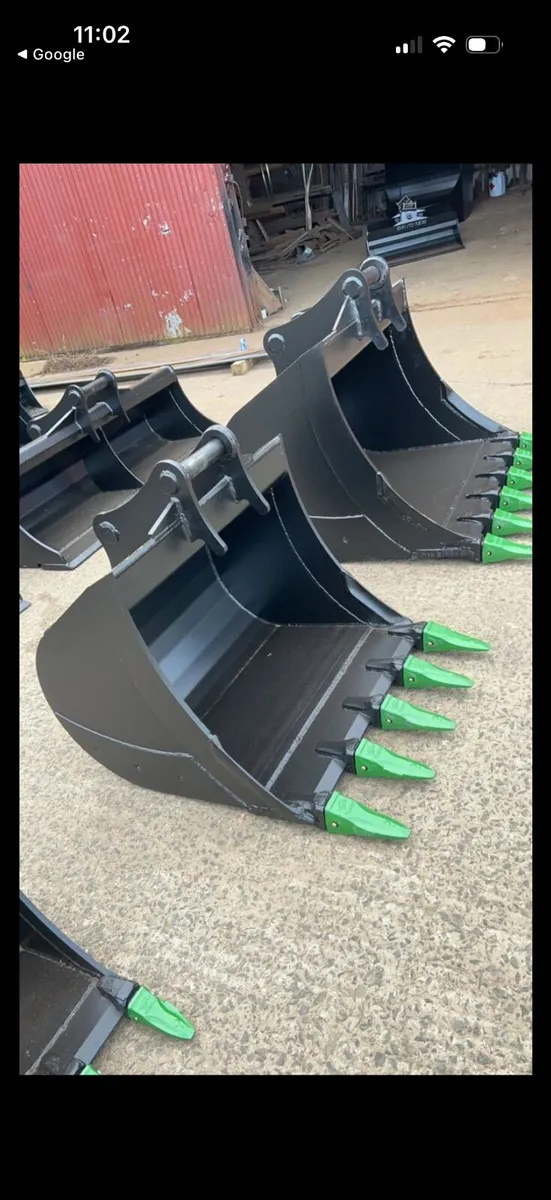 Unused Mc Cleary attachments & digger buckets - Image 3