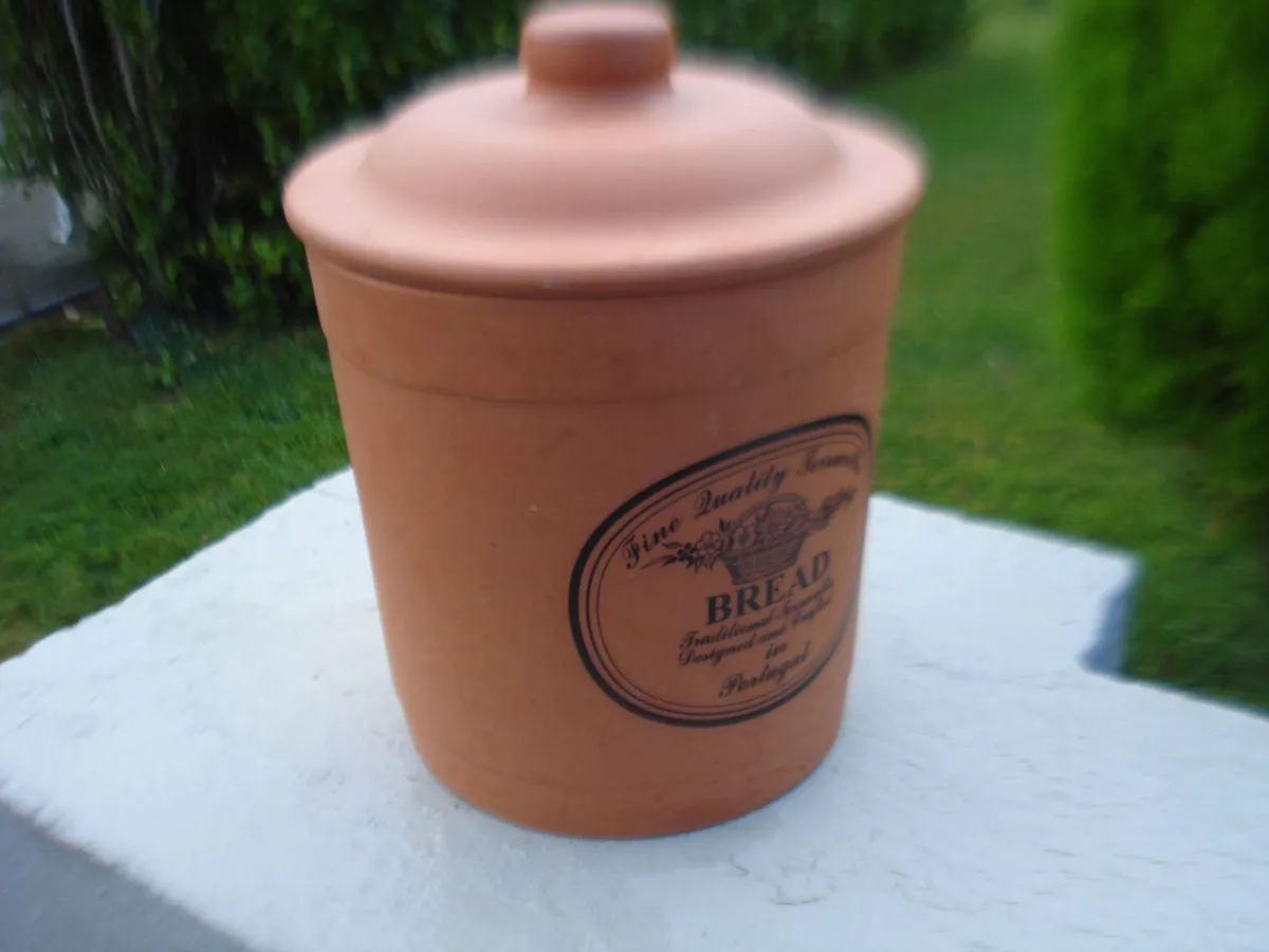 TRADITIONAL TERRACOTTA BREAD BIN. 12 INCH. - Image 1