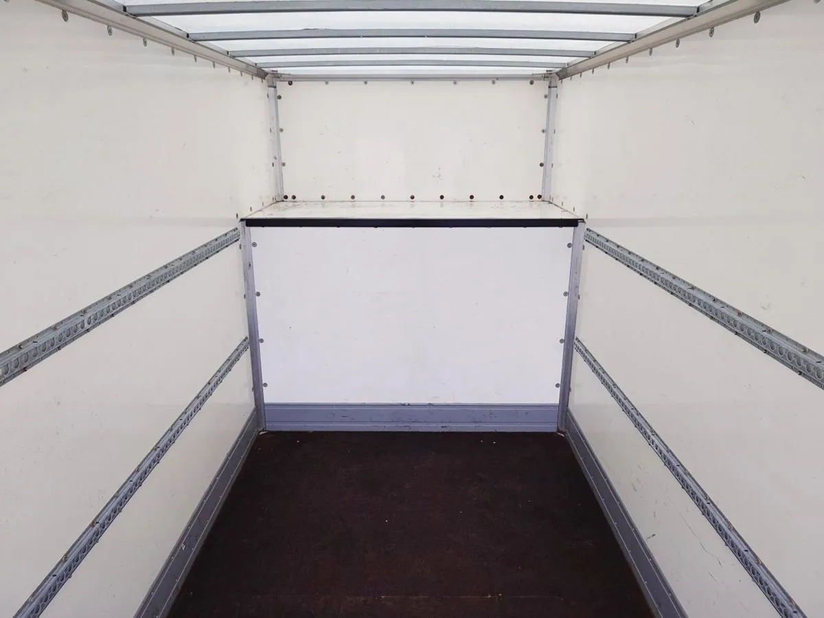 2021 Iveco Daily Luton Box Van - Image 3