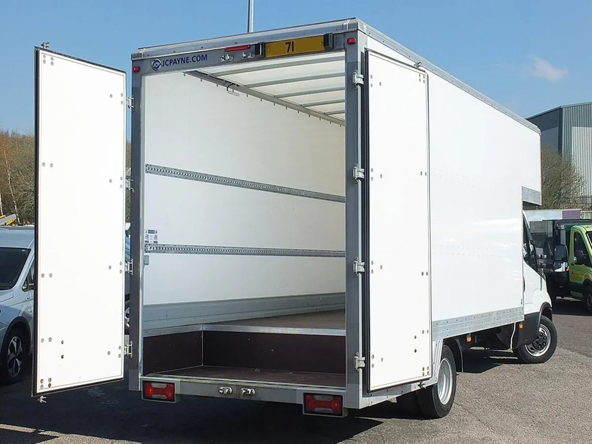 2021 Iveco Daily Luton Box Van - Image 2
