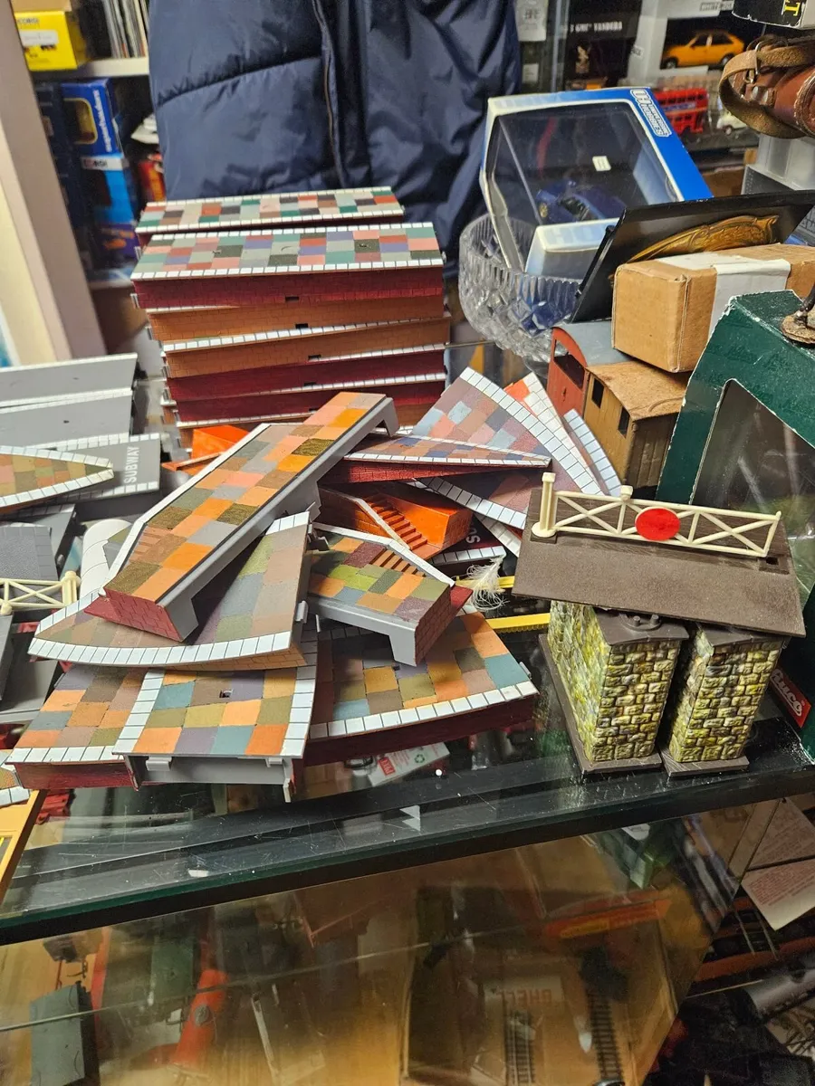 Hornby OO Gauge Platforms etc - Image 3