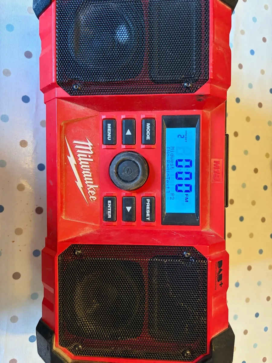 Milwaukee M18 Radio - Image 2