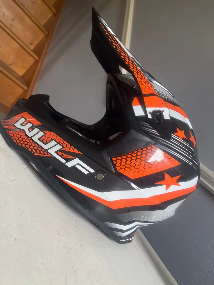 Wulf Helmet + Wulf Goggles - Image 1