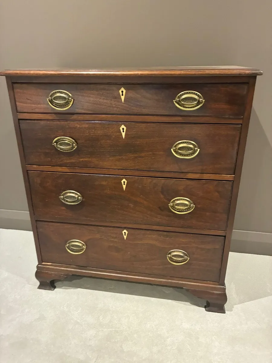 Mahogany Chest of Drawers - Image 1