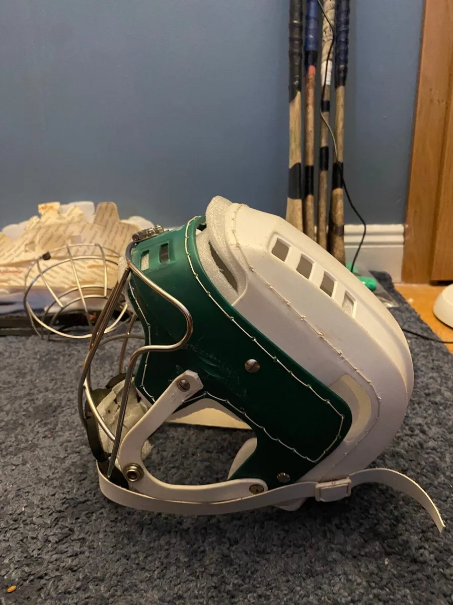 Hurling helmet - Image 2