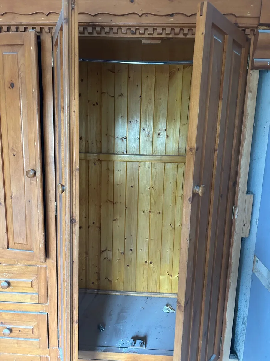 Buildin Handmade Wardrobes - Image 2