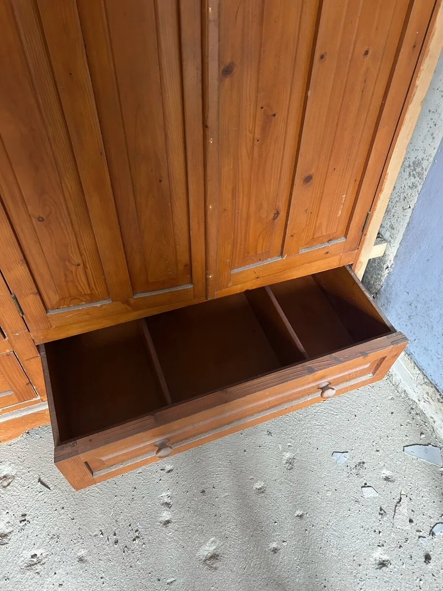 Buildin Handmade Wardrobes - Image 3