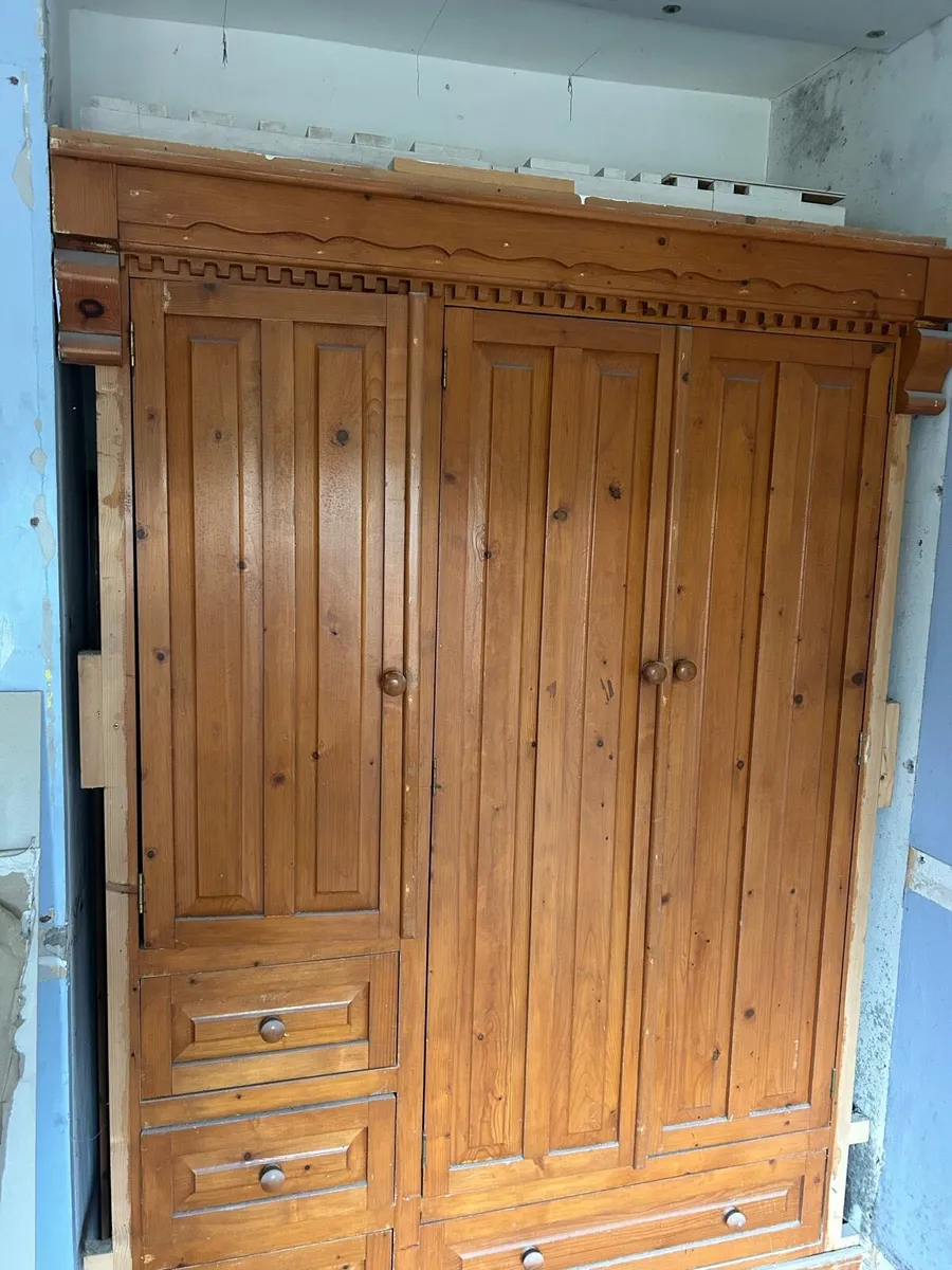 Buildin Handmade Wardrobes - Image 1