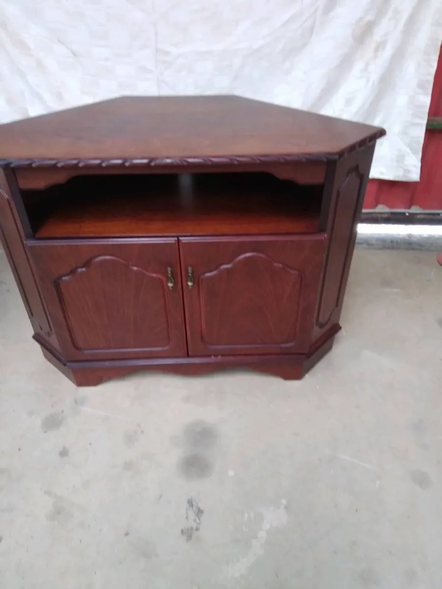 Telly corner unit - Image 1