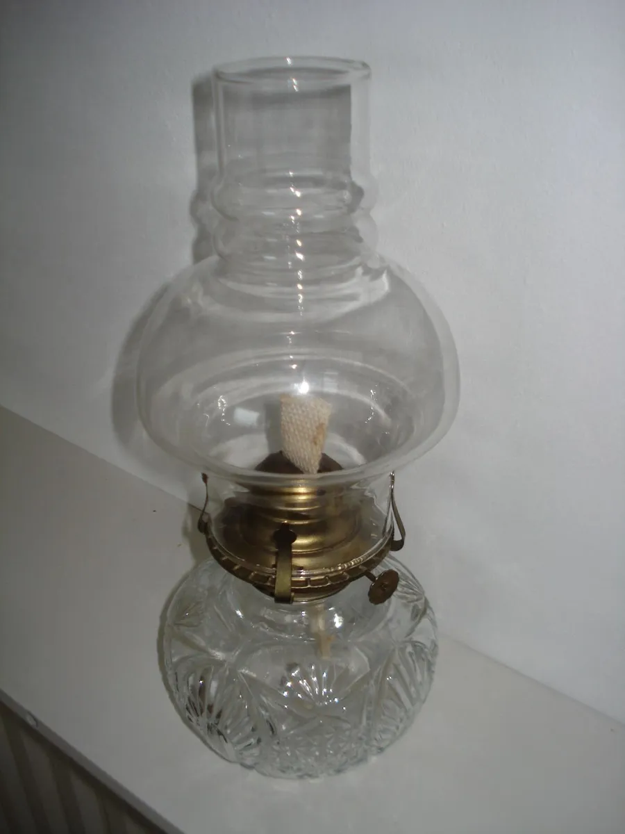 1985 GENUINE AUSTRIAN MADE STORM LAMP & OIL. - Image 1