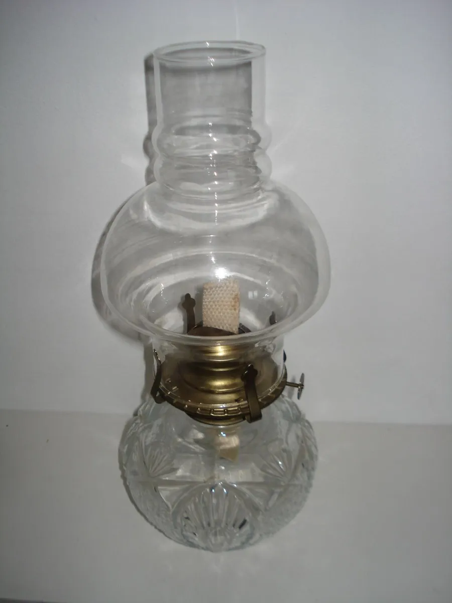 1985 GENUINE AUSTRIAN MADE STORM LAMP & OIL. - Image 2