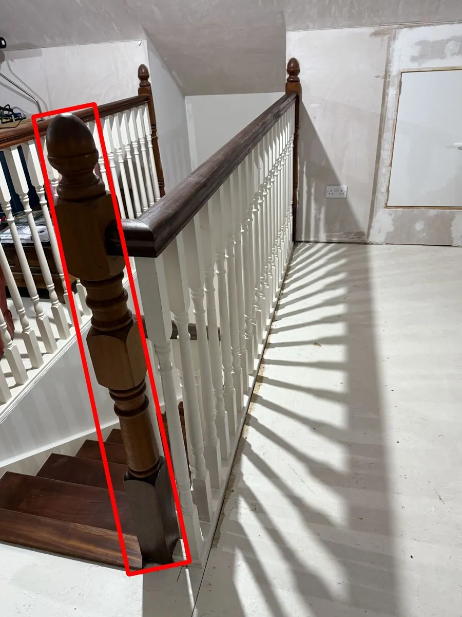 Mahogany Landing Banister – 2 x 2.5m, 42 spindles - Image 4