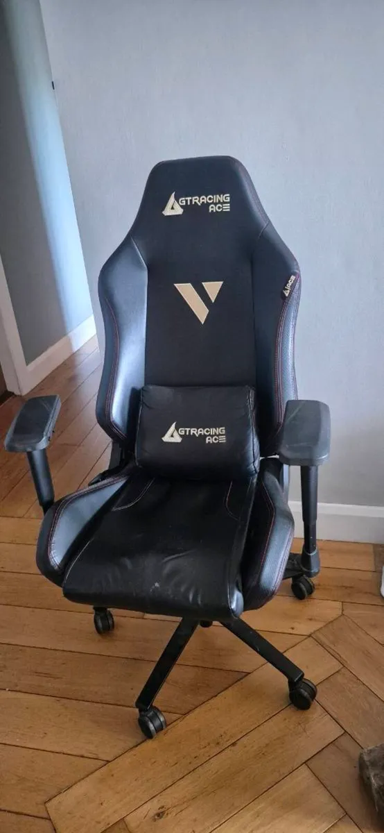 Gaming Chair - Image 1