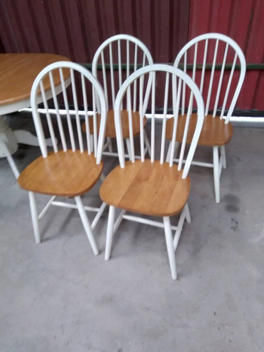 Round extendable table with 4 chairs - Image 3