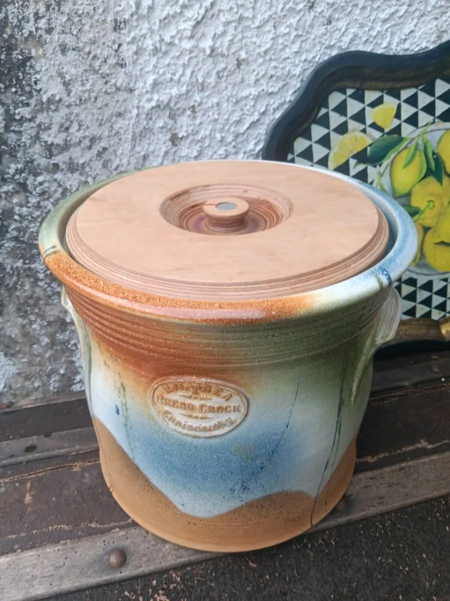 Kiltrea pottery bread crock - Image 2