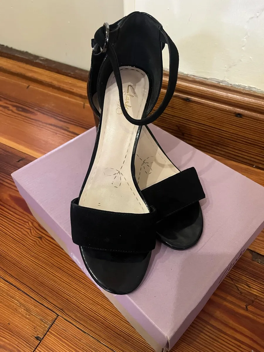 Clark’s summer sandals - Image 3