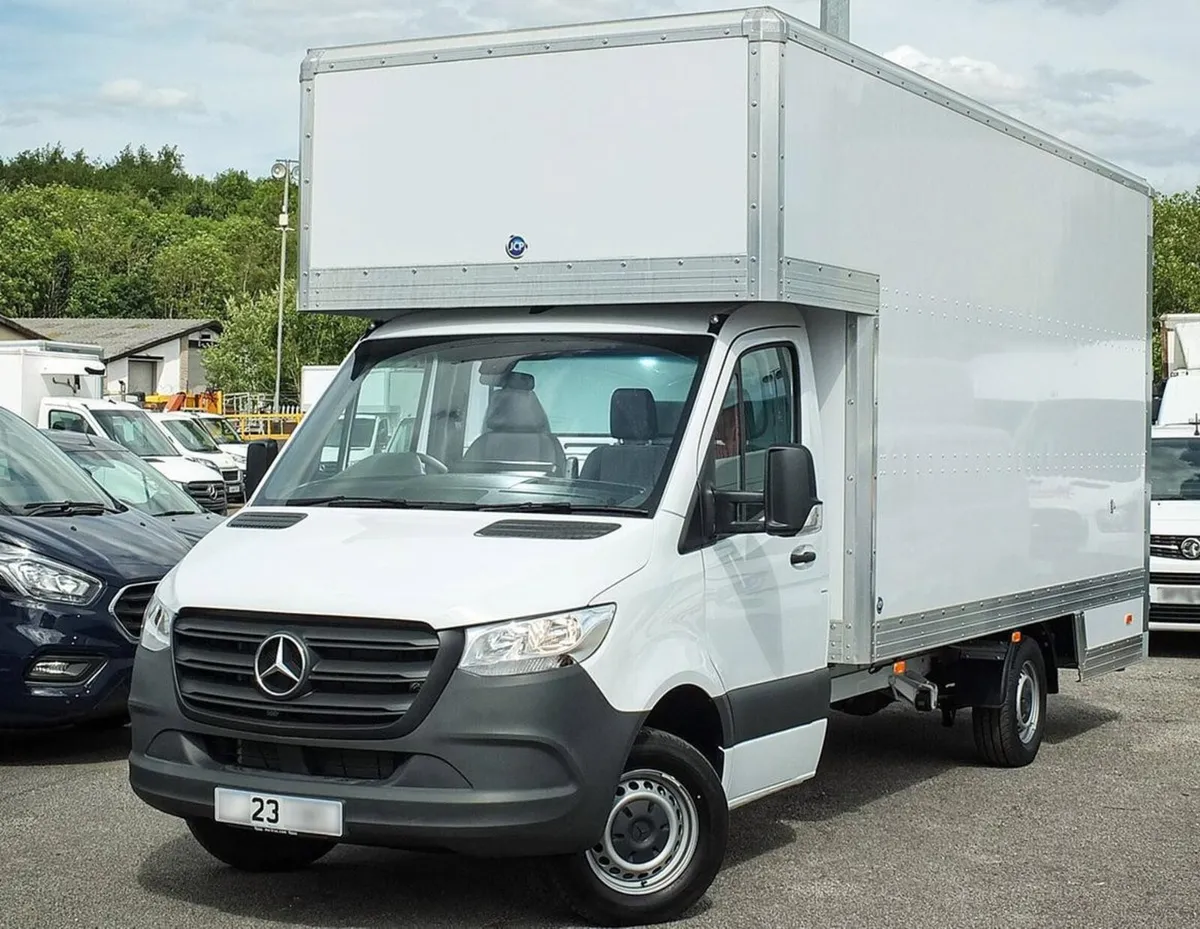 2023 Mercedes-Benz Sprinter Luton Box Van - Image 2