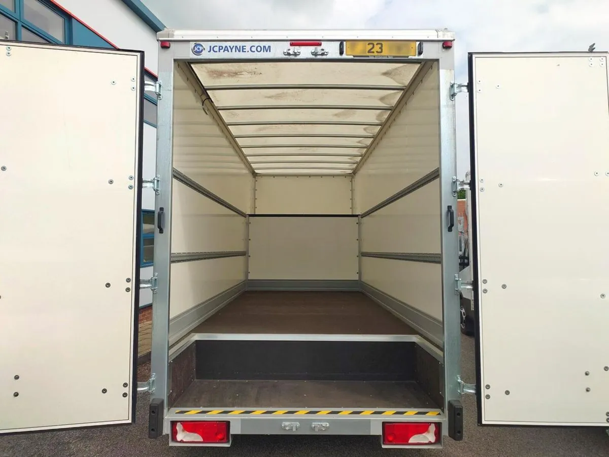 2023 Mercedes-Benz Sprinter Luton Box Van - Image 3