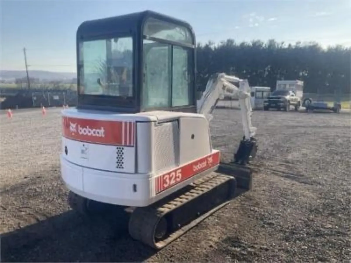 Bobcat and jcb hitachi diggers - Image 1