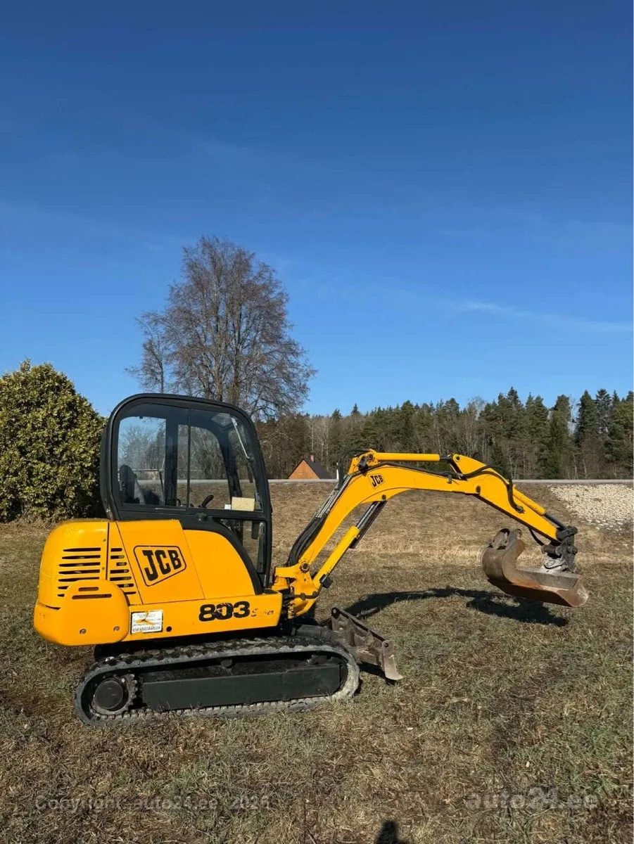 Bobcat and jcb hitachi diggers - Image 2