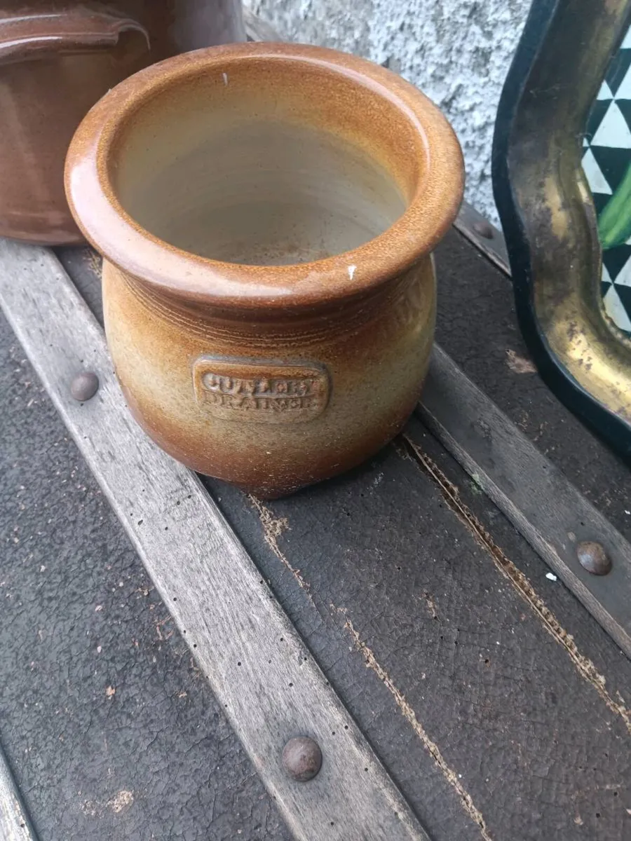 Kiltrea pottery - Image 1