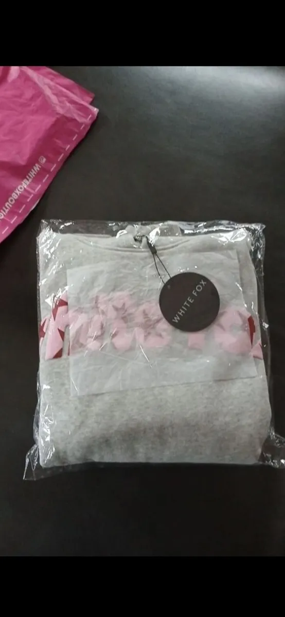 White fox hoodie Genuine  brand new - Image 3