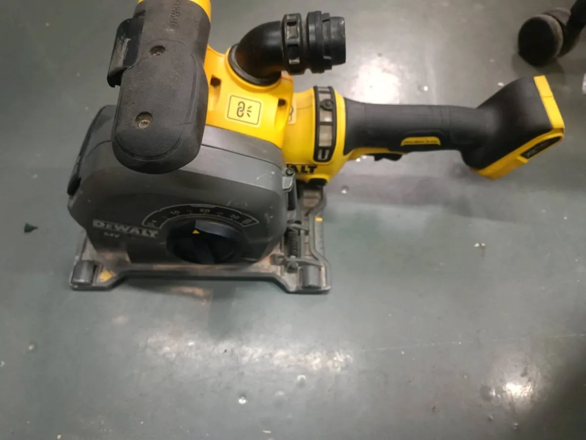 DeWalt dcg200 wall chaser.
