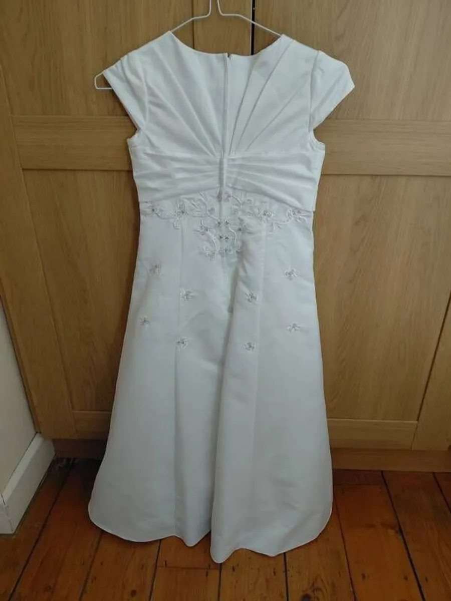 Communion dress and accessories - Image 2