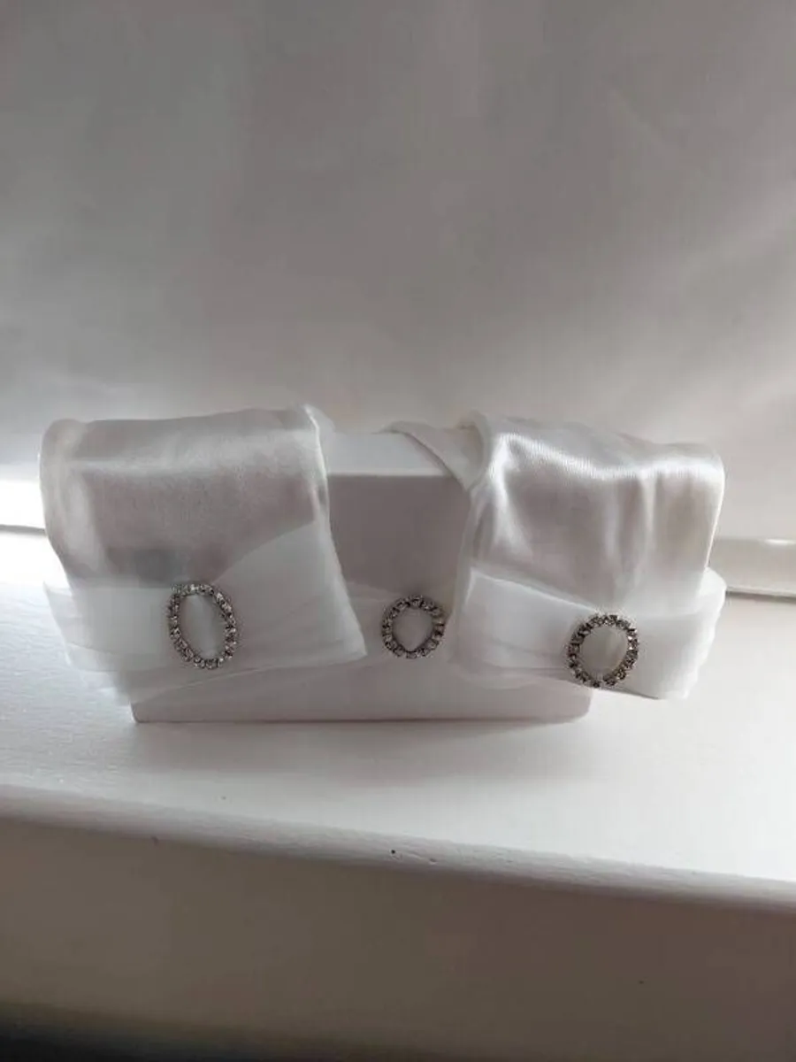 Communion dress and accessories - Image 4