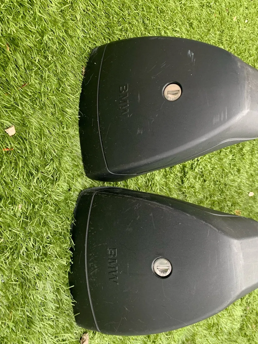 BMW 5 series roof bars - original BMW parts - Image 2