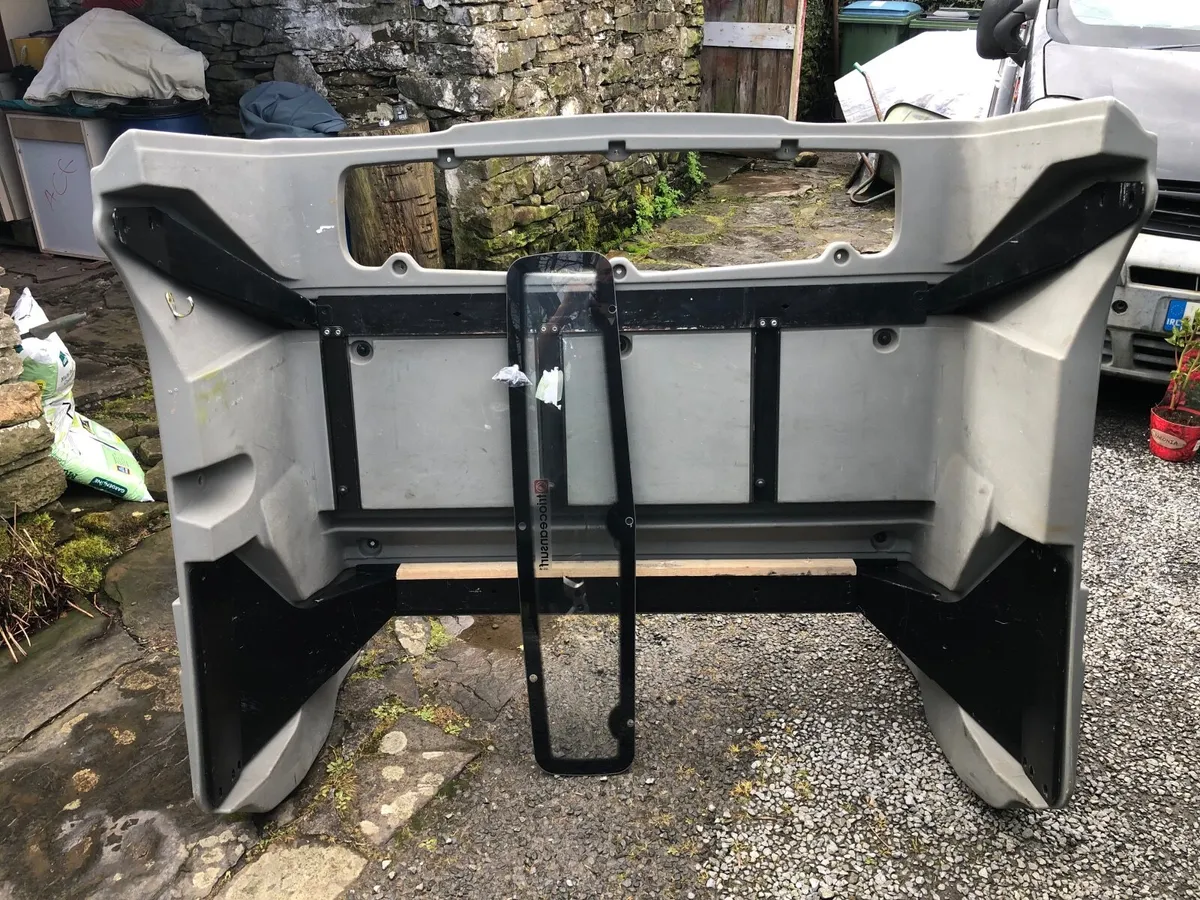 Crew cab seats and bulkhead - Image 2