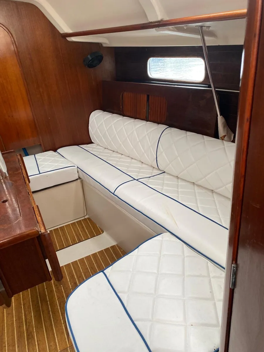 Beneteau Oceanis 321 - Image 4