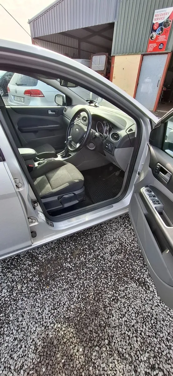 Ford Focus 2010 - Image 4