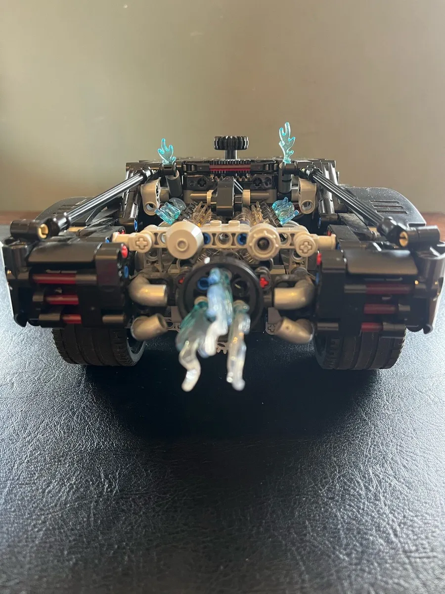 Lego Technic Batmobile - Image 3
