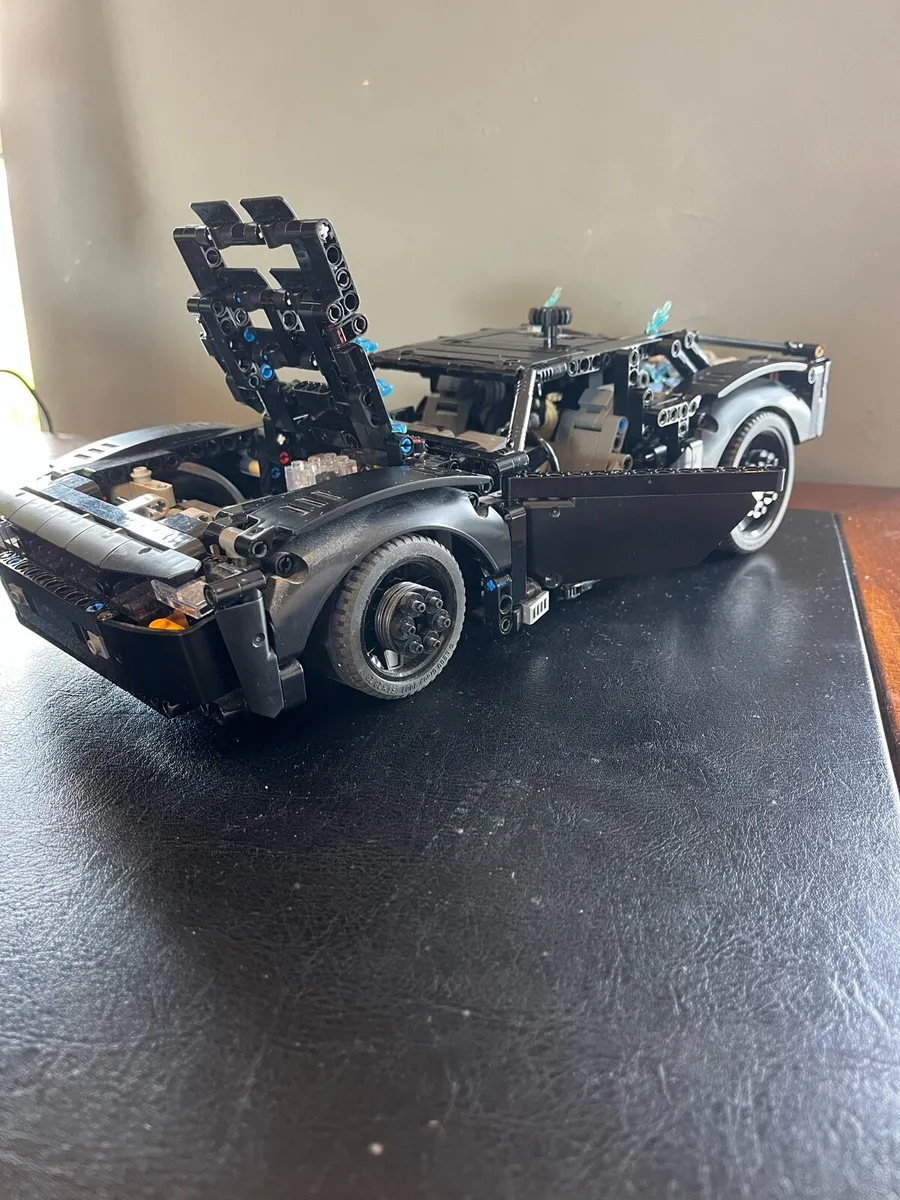 Lego Technic Batmobile - Image 4