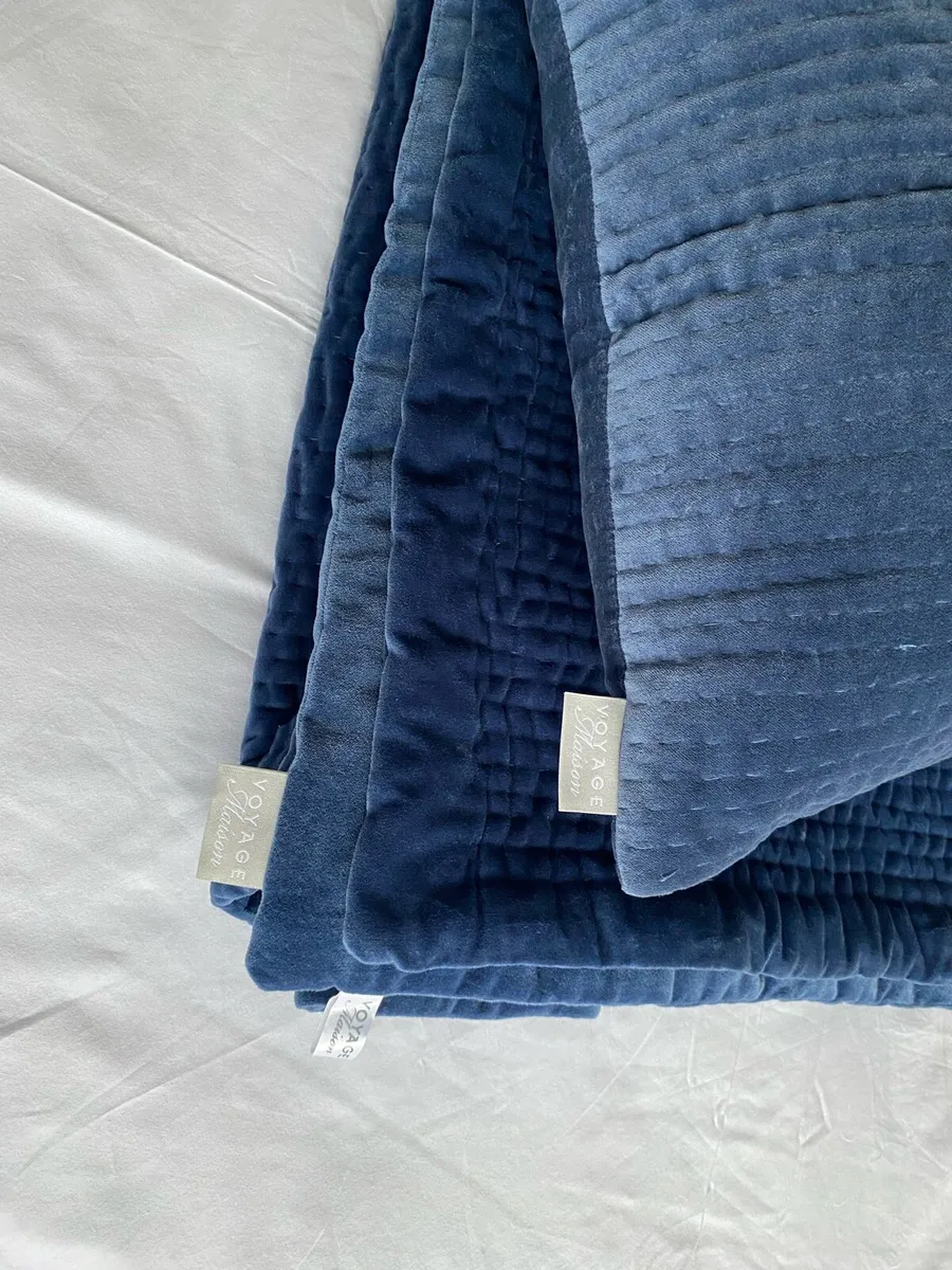 Voyage mason cushion and bed throw - Image 2