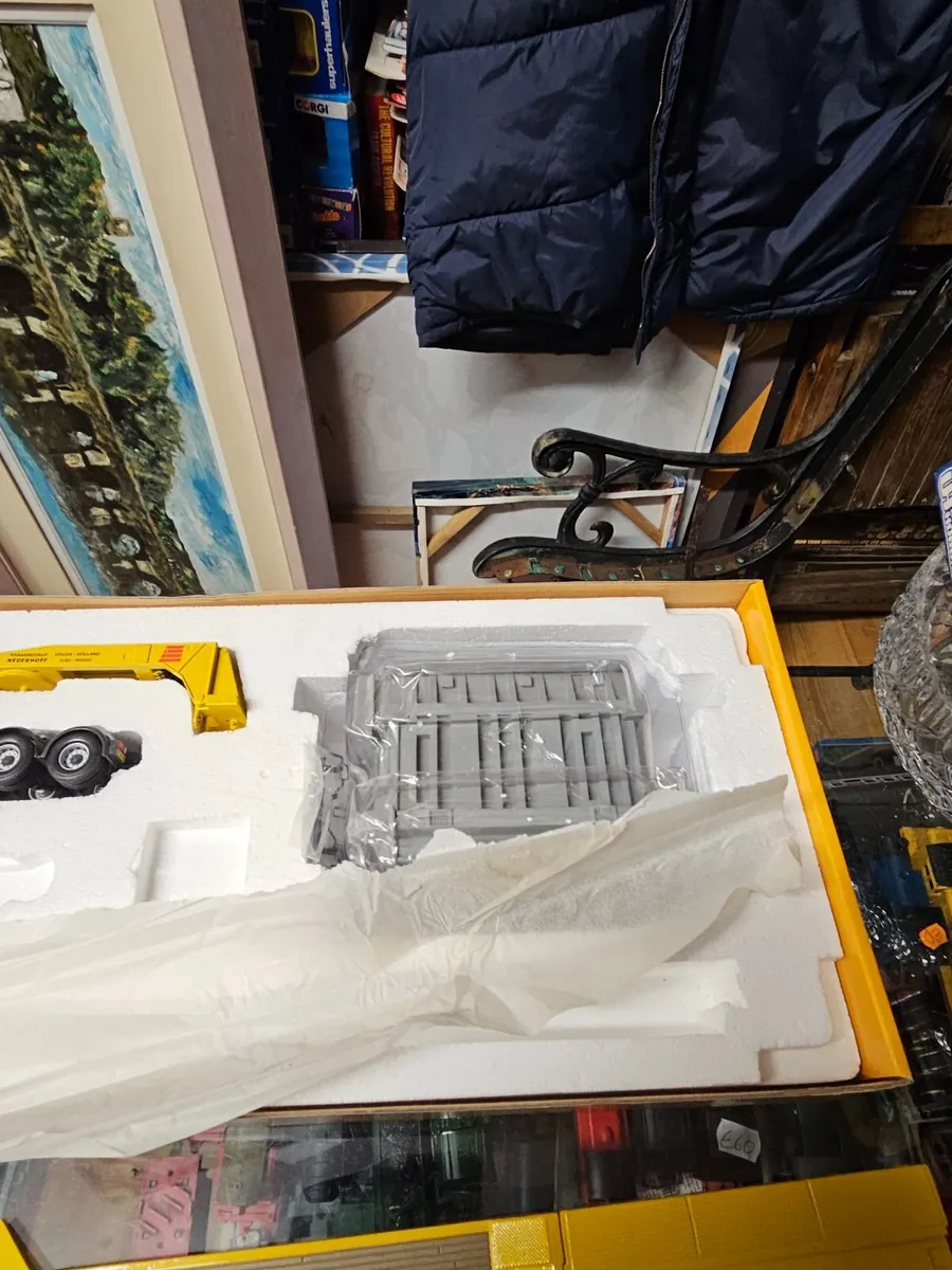 Corgi MAN Tractor Unit and King Trailer 1.50 - Image 2