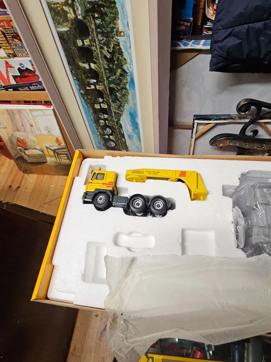 Corgi MAN Tractor Unit and King Trailer 1.50 - Image 3