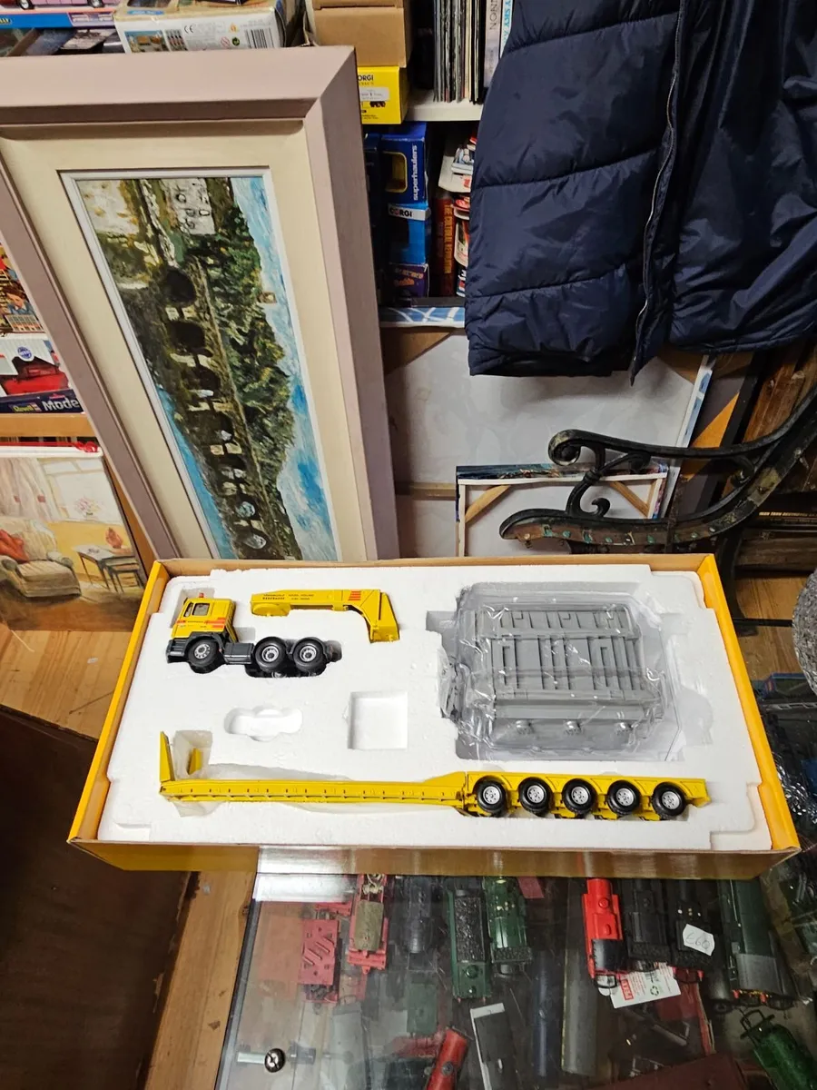 Corgi MAN Tractor Unit and King Trailer 1.50 - Image 1