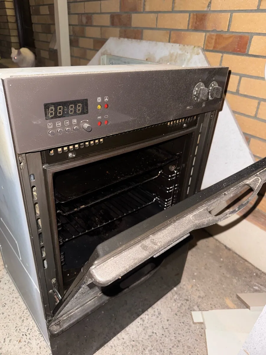 Neff built in oven and grill - Image 1
