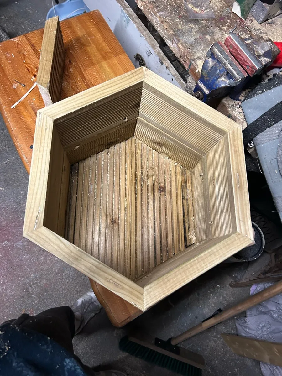 Hexagon flower pot - Image 3