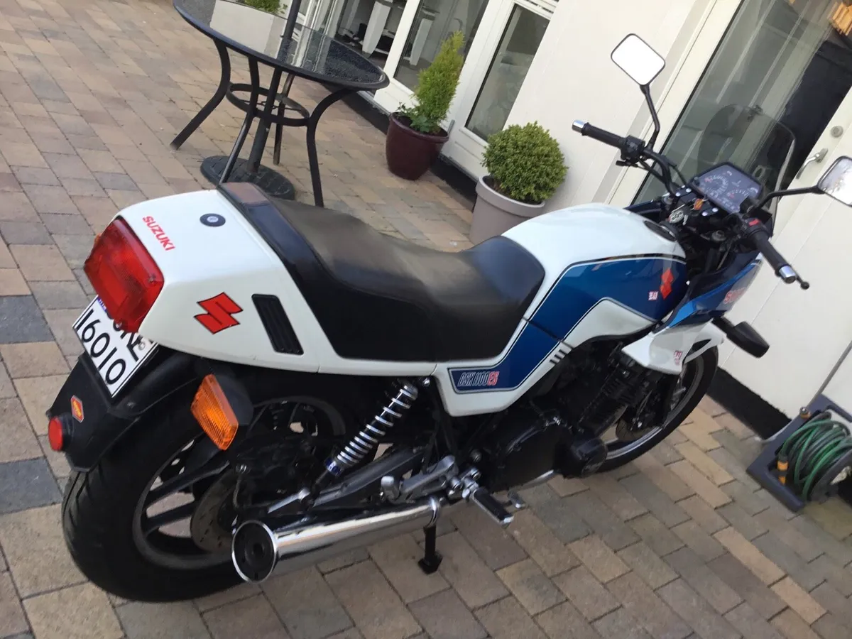 Motorcycle - Image 4