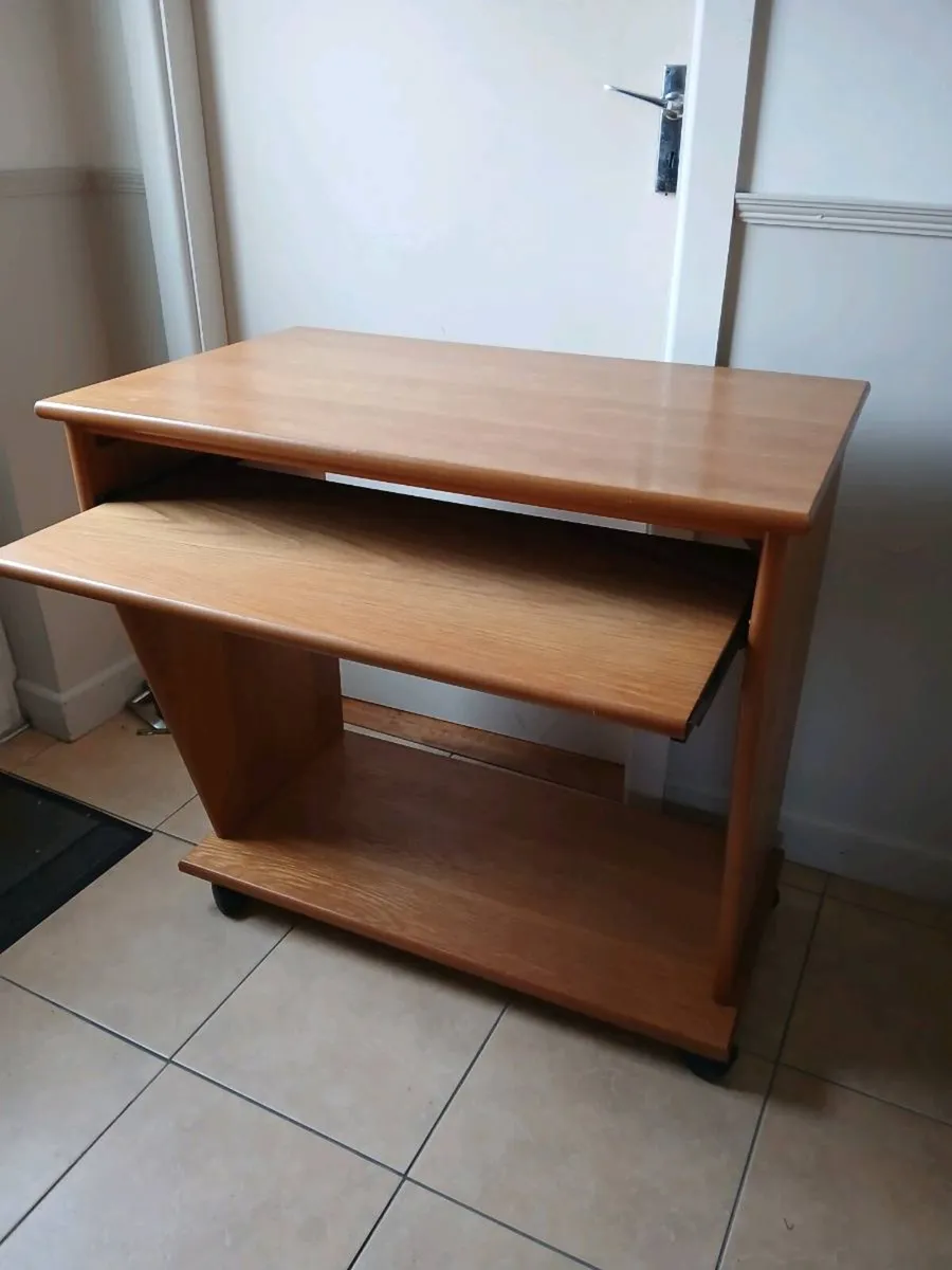 Computer table - Image 2